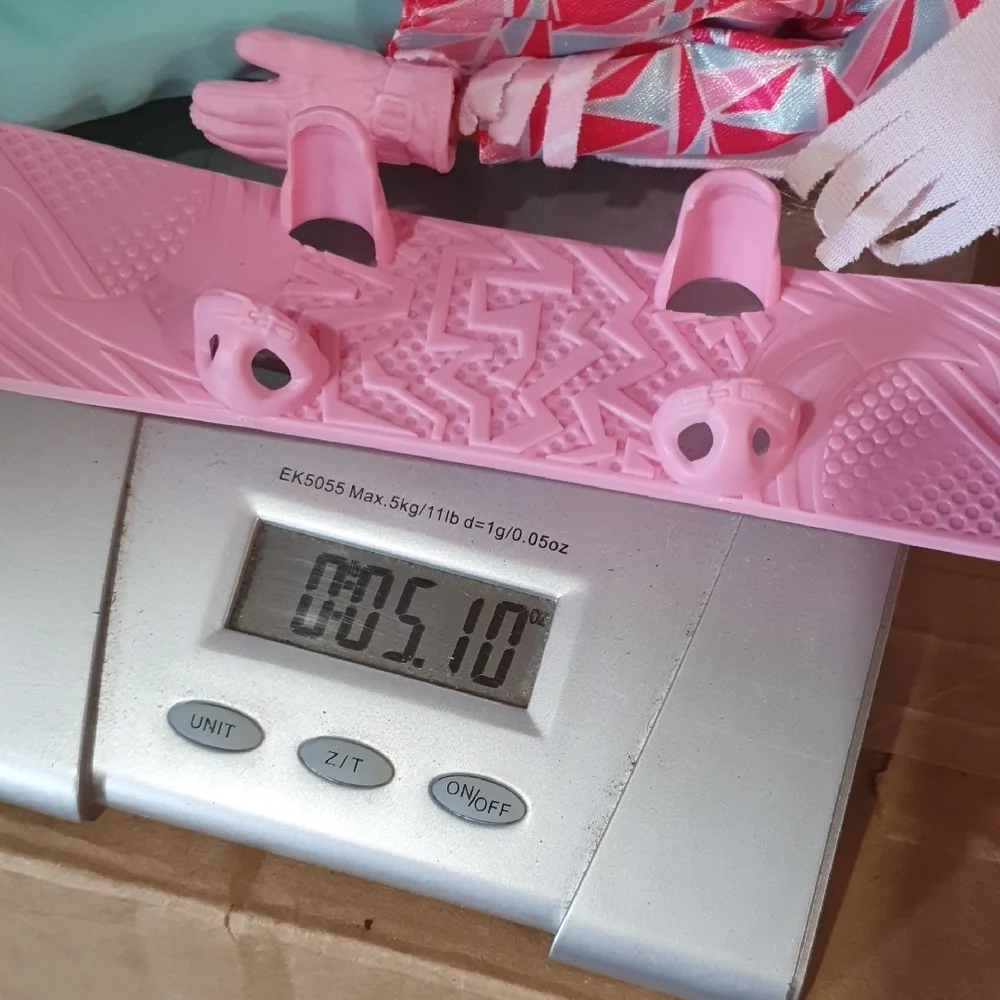 SOLD 💜 Barbie Snowy Style Doll with Pink Accessories - Picture 5 of 5